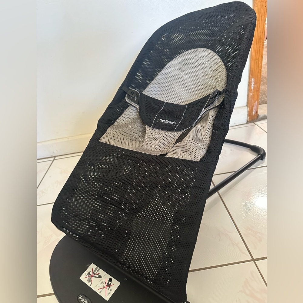 Babybjorn bouncer like new mesh